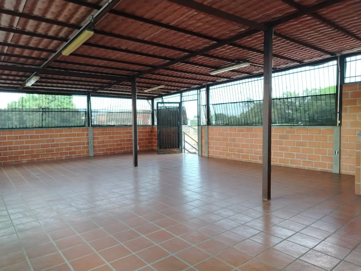 Local en Alquiler en El Cañaveral (sector El Palotal) 77m² — USD 150