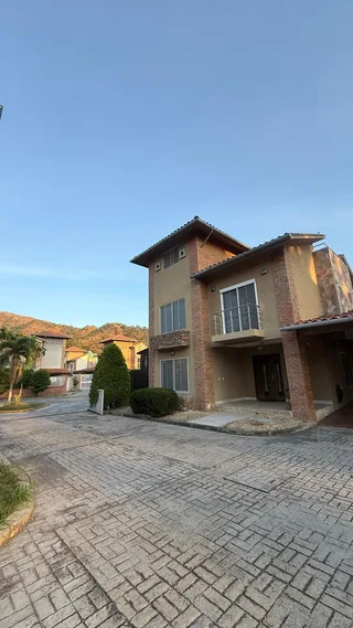 Casa en Villas de San Diego Country Club
