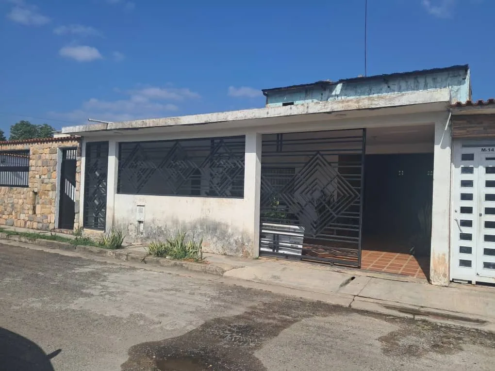 Casa en Venta en Urbanización Santa Paula, Tocuyito — 3 hab — USD 43,000