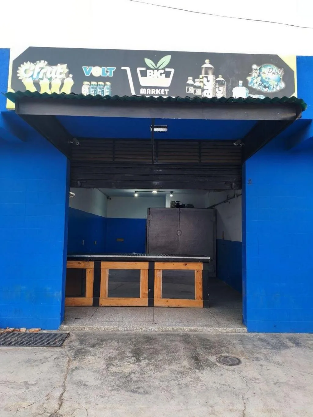 Local en Alquiler en null 70m² — USD 350