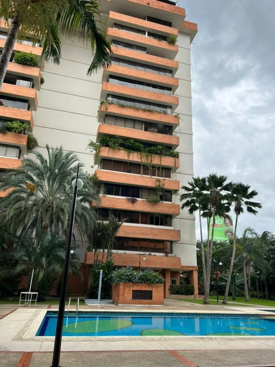 Apartamento en Venta en Callejón Mañongo — 3 hab 212m² — USD 140,000