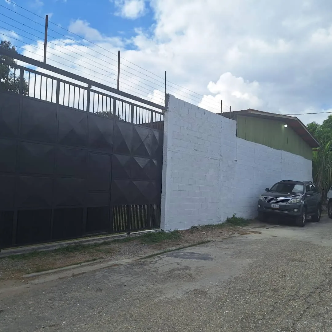 Galpón en Venta en El Sector Cardonal, Guacara, Estado Carabobo — 1 hab 550m² — USD 36,000