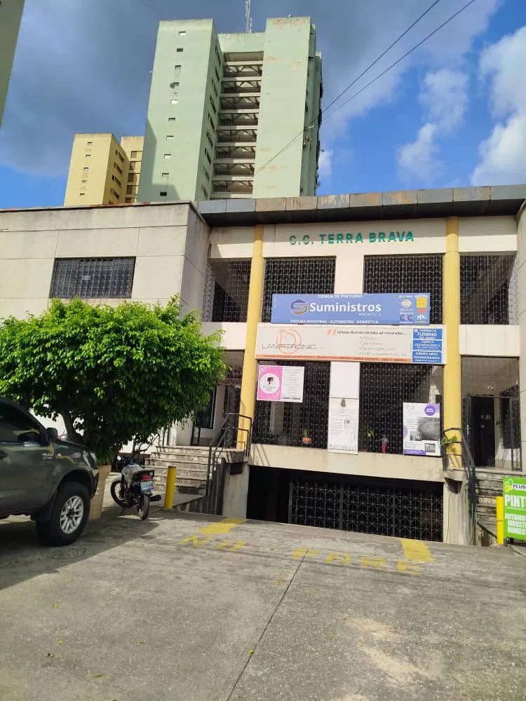 Local en Alquiler en Centro Comercial Terrabrava — 1 hab 50m² — USD 250
