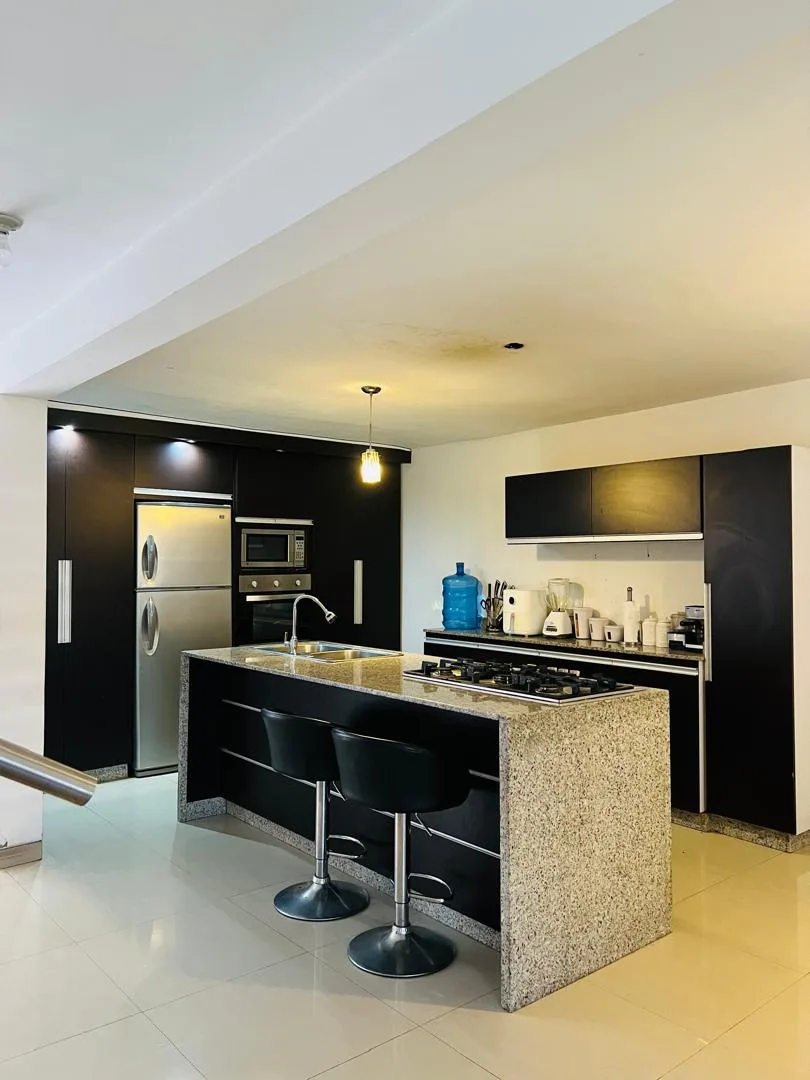 Townhouse en Venta en Conjunto residencial Los Frailes, San Diego — 3 hab 131m² — USD 92,250