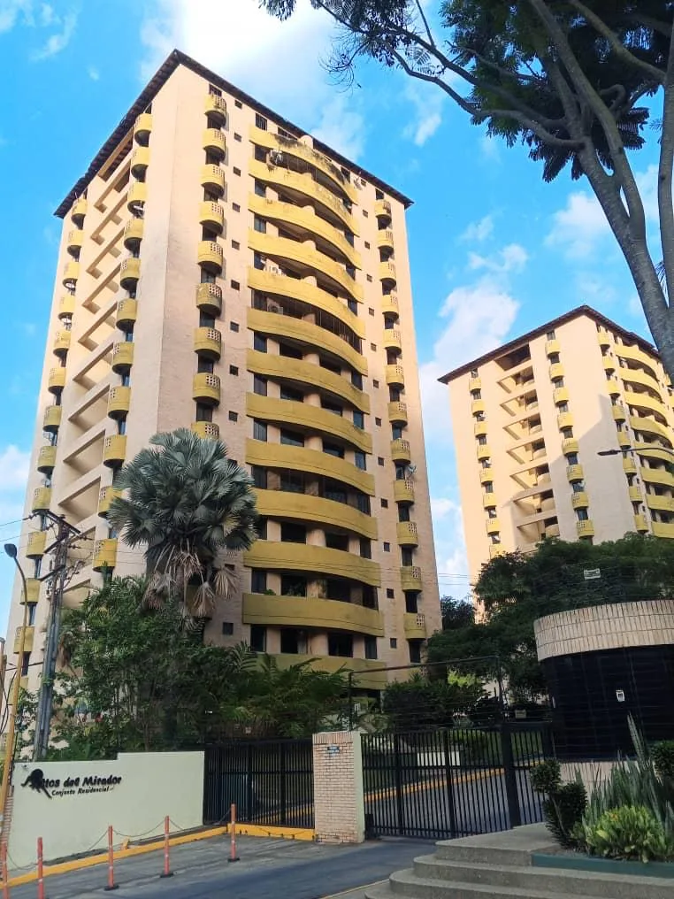 Apartamento en Alquiler en Altos del Mirador — 3 hab 67m² — USD 350