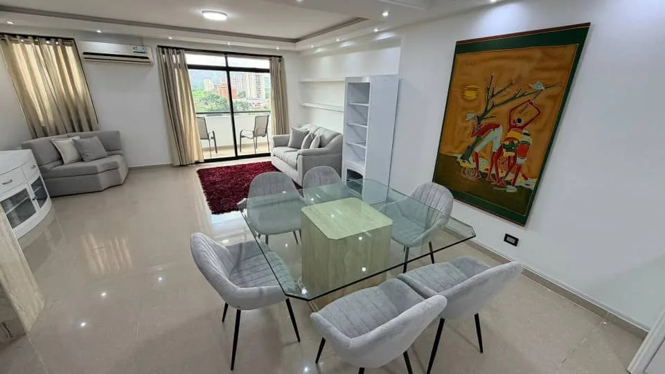 Apartamento en Alquiler en Los mangos Calle cerrada — 3 hab 140m² — USD 800