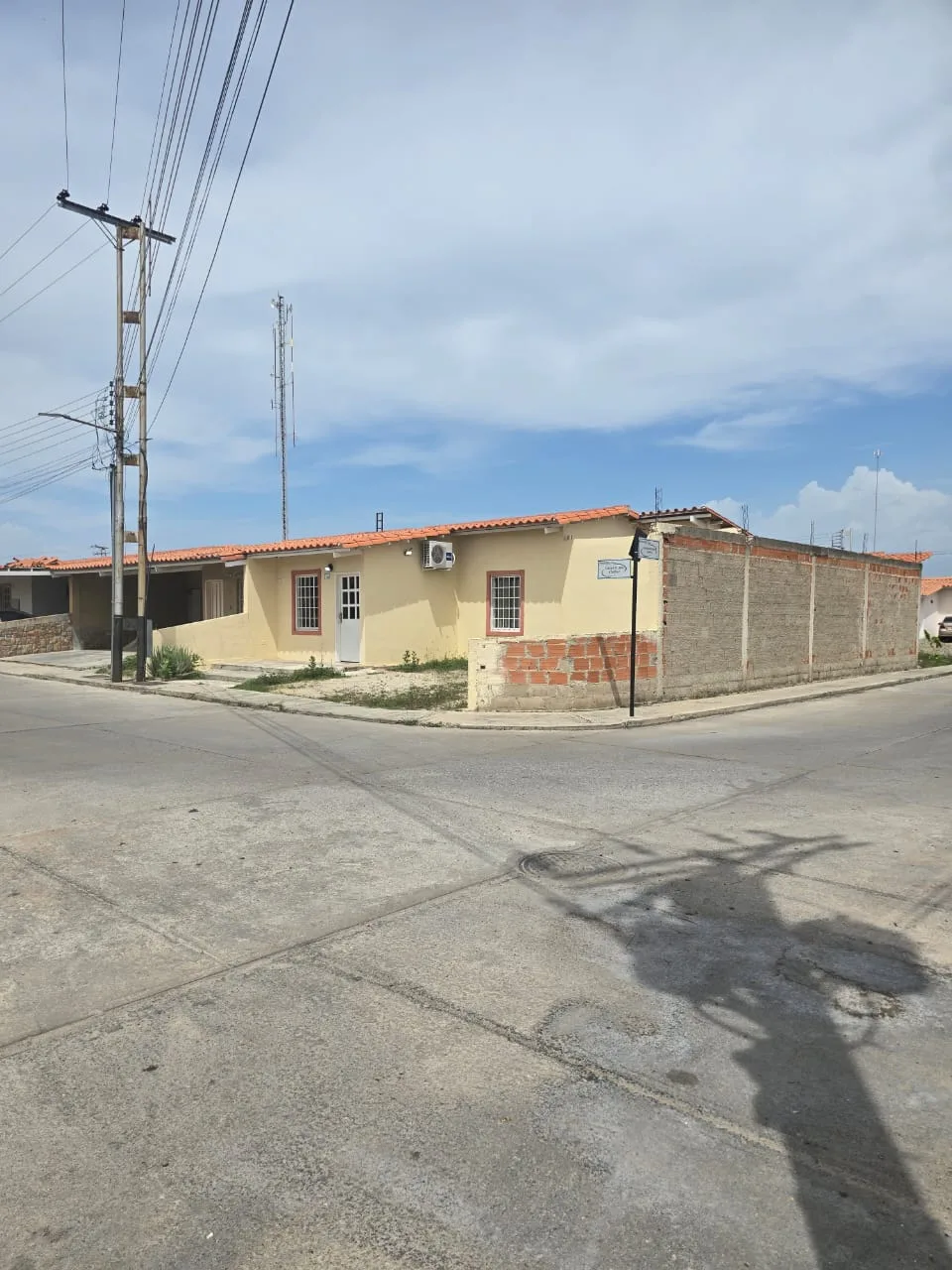 Casa en Venta en Brisas del Lago Etapa II — 2 hab — USD 52,500