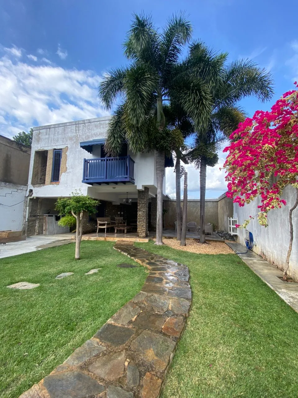 Terreno en Venta en Ciudad Jardin Mañongo 323m² — USD 80,000
