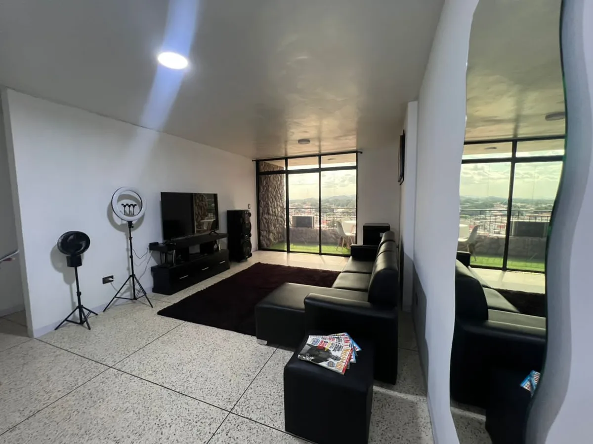 Apartamento en Venta en Residencia Valencia, Avenida las ferias, Calle constitución — 2 hab 75m² — USD 37,500