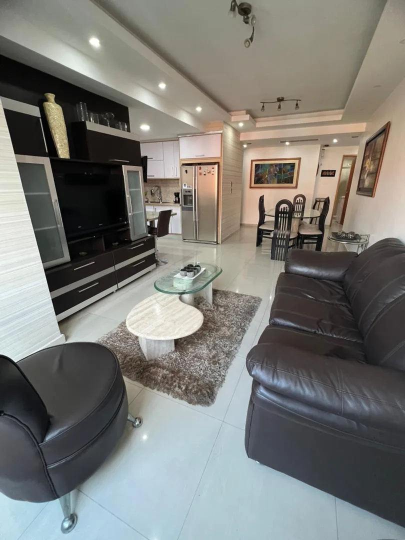 Apartamento en Alquiler en Residencias Terranova, Urbanización Base Aragua — 3 hab 125m² — USD 850