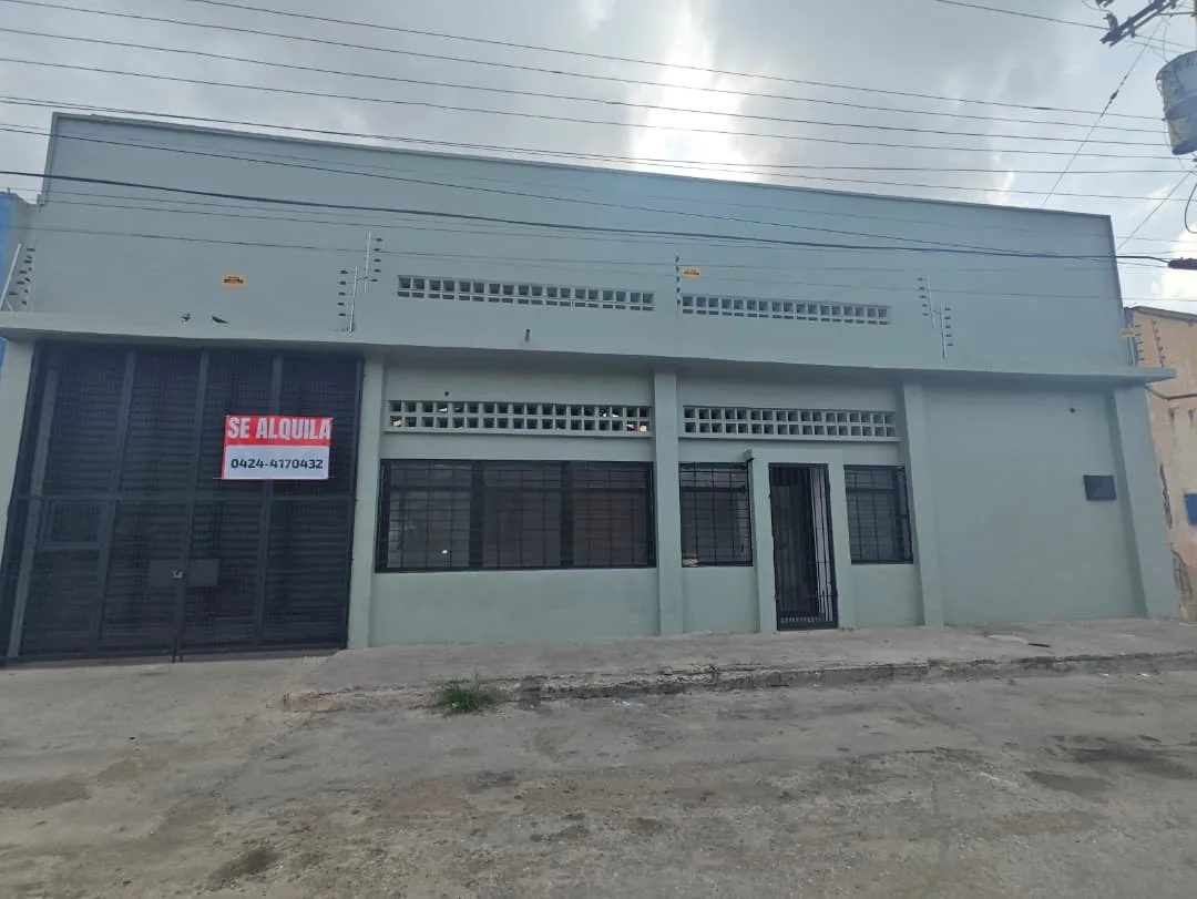 Galpón en Alquiler en Puerto Cabello, Diagonal a Bomba Miranda 405m² — USD 1,500