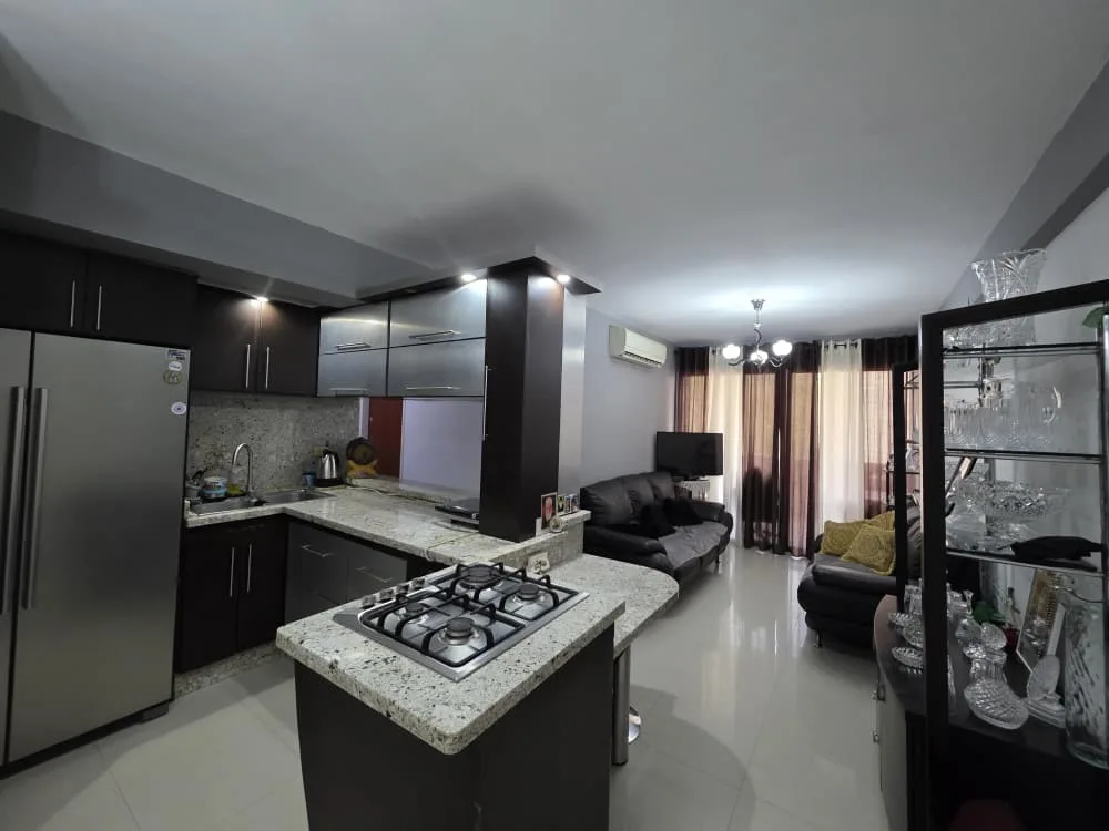 Apartamento en Venta en Las Chimeneas — 3 hab 93m² — USD 88,000