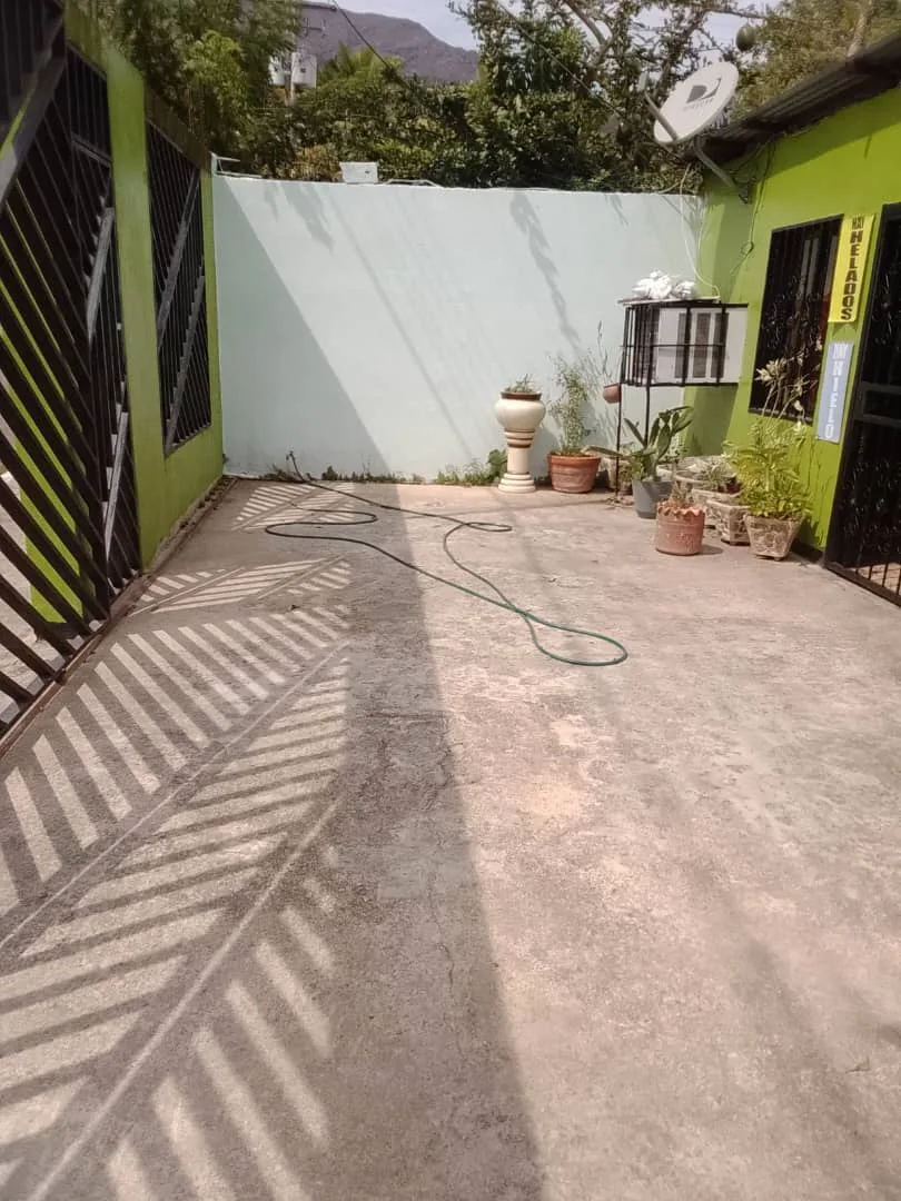 Casa en Venta en CUMACA — 4 hab 180m² — USD 32,000