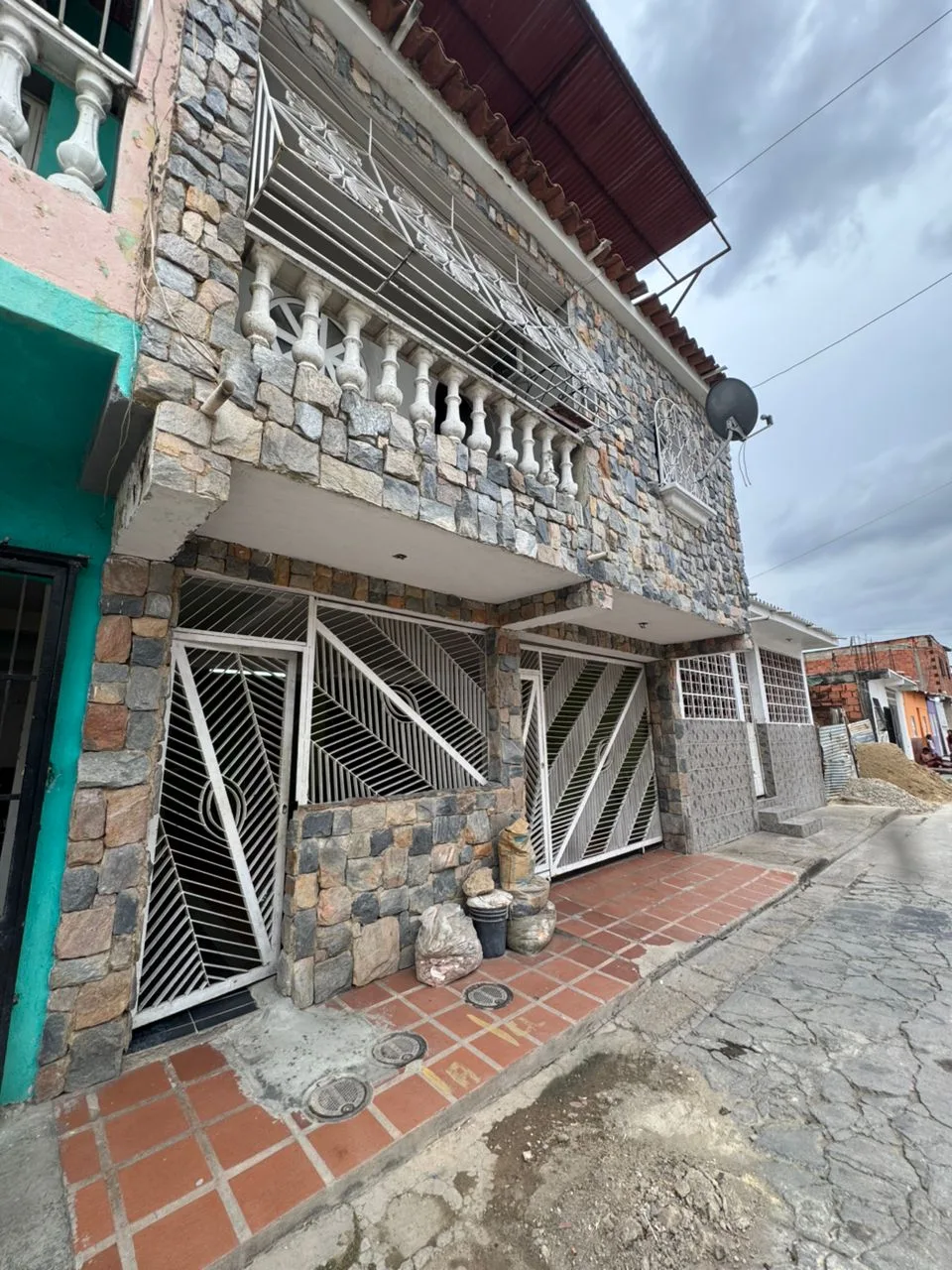 Casa en Venta en Los Guayos - Edo Carabobo — 5 hab — USD 38,000
