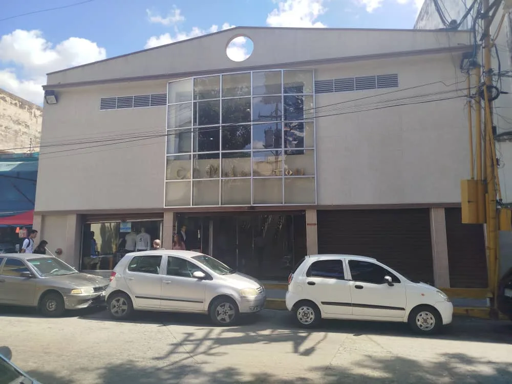 Local en Alquiler en Centro Comercial Melocotón 52m² — USD 250