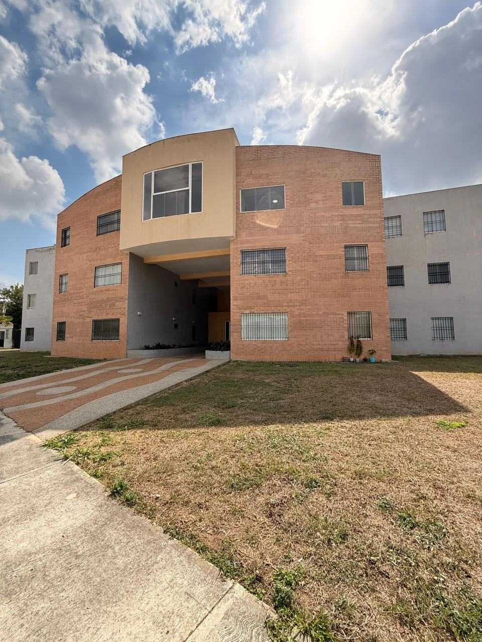 Apartamento en Venta en Conjunto Residencial Los Claveles — 3 hab 75m² — USD 48,000