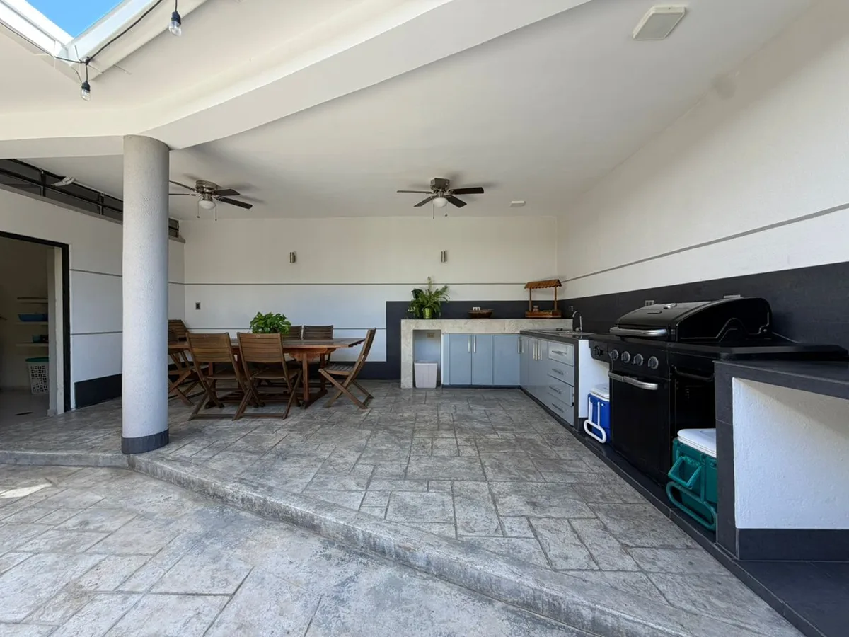 Casa en Venta en LA TRIGALEÑA — 5 hab 384m² — USD 270,000
