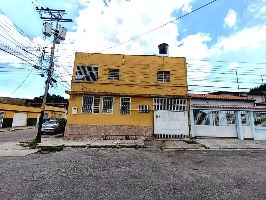 Casa en Venta en Urbanización Tarapio — 6 hab 300m² — USD 55,000