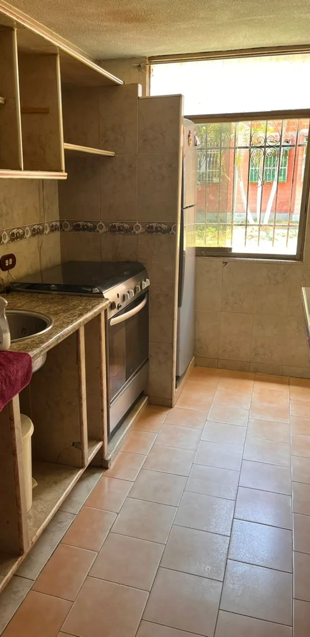 Apartamento en Alquiler en MADRE MARIA Frente al Super Lider — 2 hab 46m² — USD 250