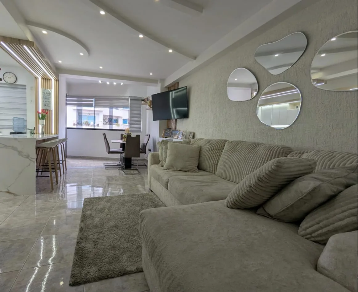 Apartamento en Venta en Urb La Trigaleña (Parte Alta-Valencia Carabobo) — 3 hab 90m² — USD 120,000