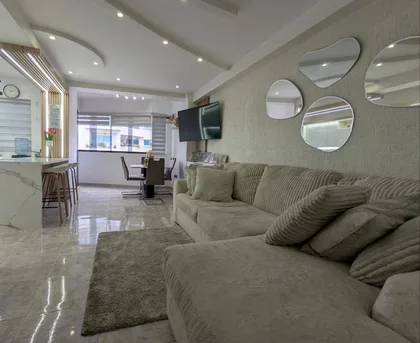 Apartamento en Urb La Trigaleña (Parte Alta-Valencia Carabobo) — USD 120.000