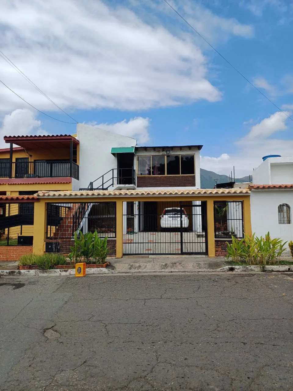 Casa en Venta en vía de servicio de la esmeralda — 3 hab 286m² — USD 180,000