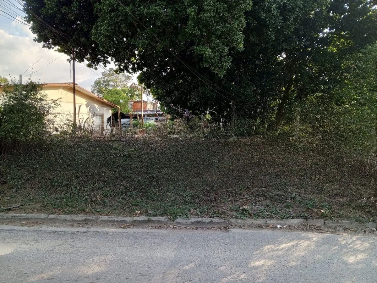 Terreno en Venta en CASCO DEL PUEBLO — 4 hab 1870m² — USD 120,000