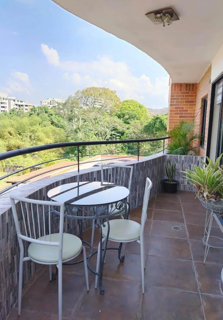 Apartamento en Venta en Urb. Parral / Res. Titania — 3 hab 185m² — USD 160,000