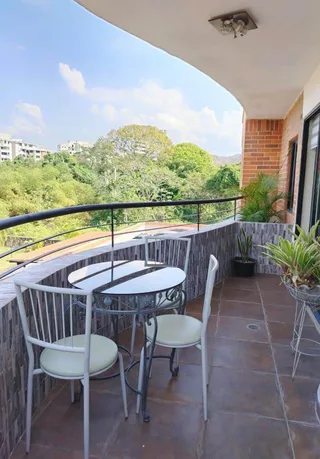 Apartamento en Urb. Parral / Res. Titania