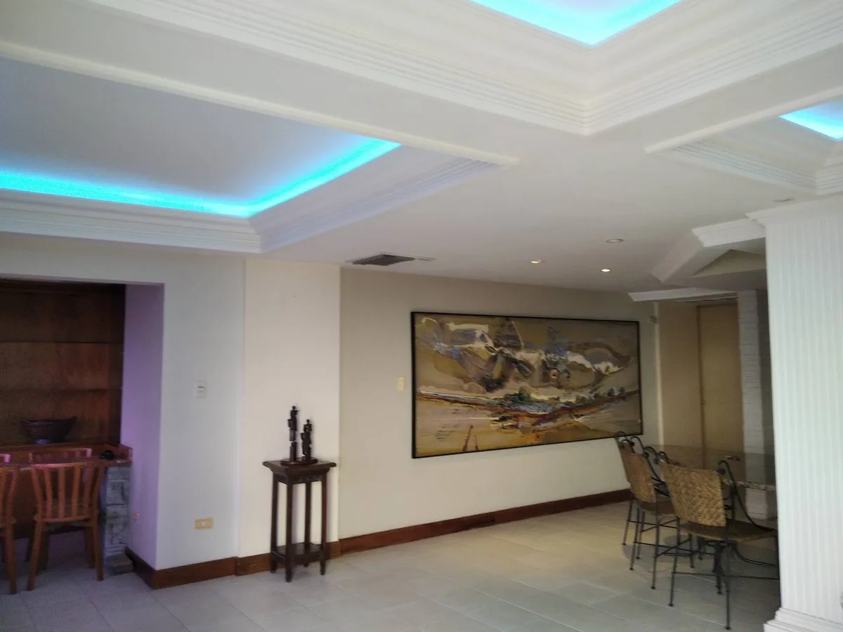 Apartamento en Venta en El Parral — 3 hab 180m² — USD 130,000