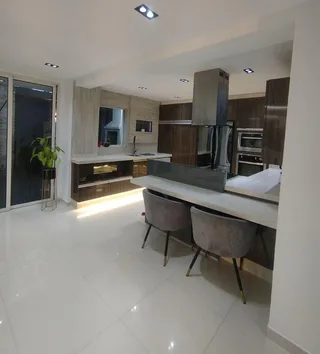 Townhouse en Mañongo, Res. Monte Libano