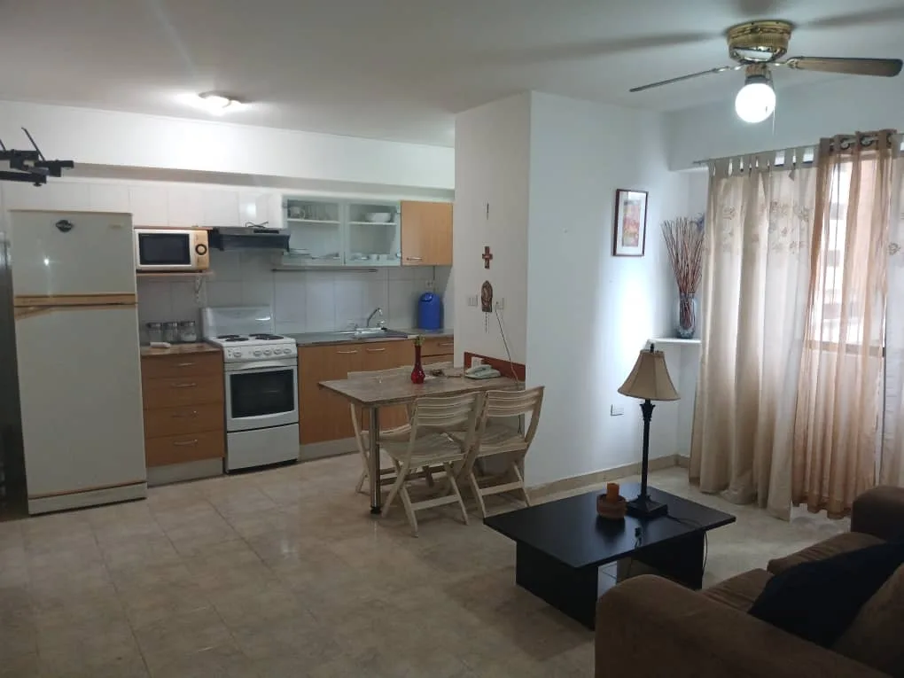 Apartamento en Alquiler en Urb La Trigaleña — 1 hab 58m² — USD 320