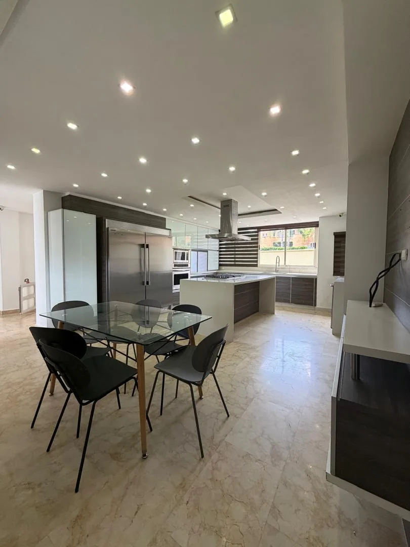 Townhouse en Venta en Terrazas Del Country, conjunto Mykonos — 4 hab 360m² — USD 400,000