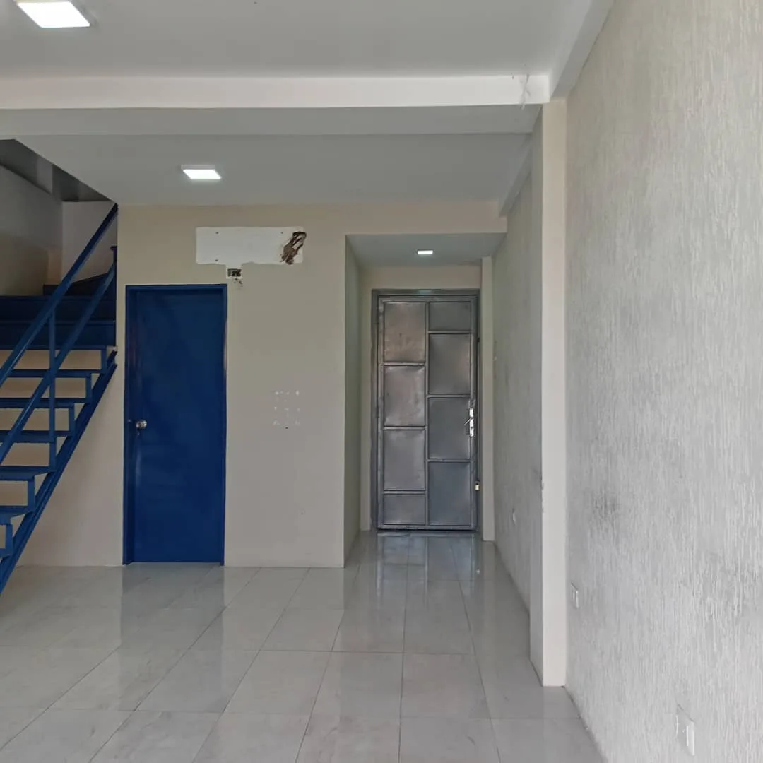 Local en Alquiler en La Candelaria Valencia 70m² — USD 260
