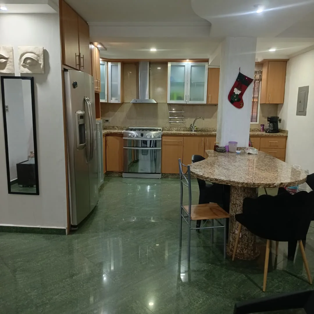 Apartamento en Venta en Mañongo Colinas del Trigal — 4 hab 120m² — USD 80,000