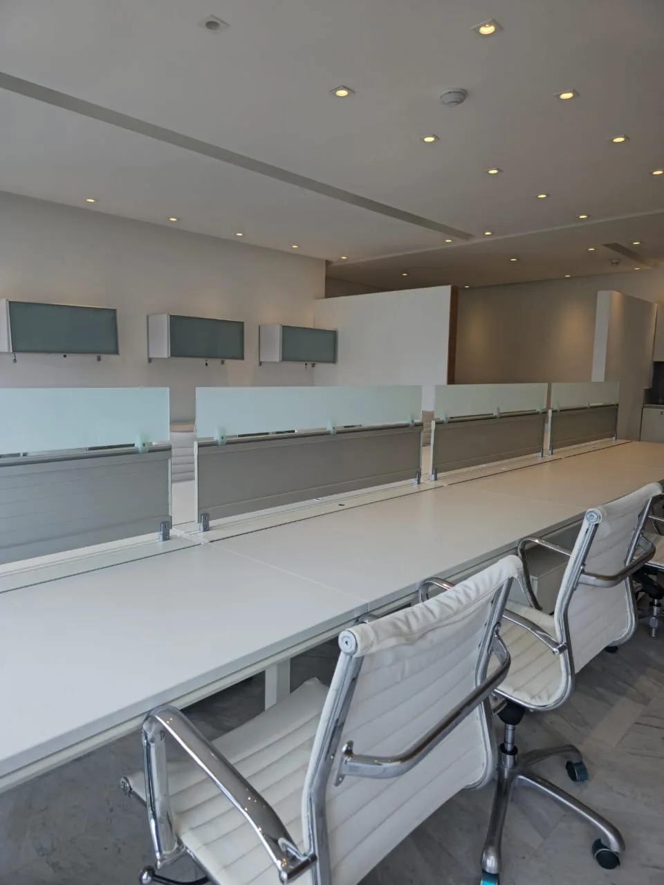 Oficina en Alquiler en CENTRO A1. LA VIÑA 150m² — USD 3,000
