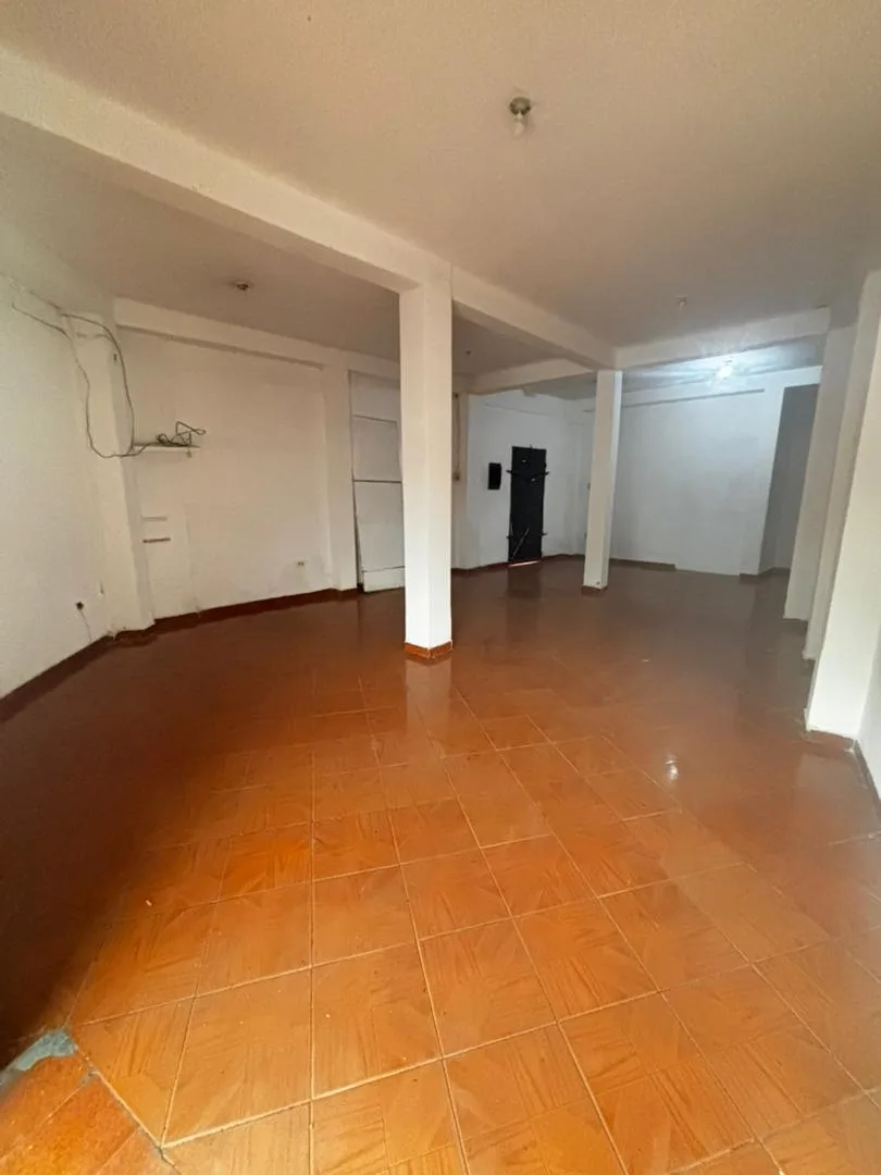 Local en Alquiler en Av. Constitución 75m² — Precio a consultar