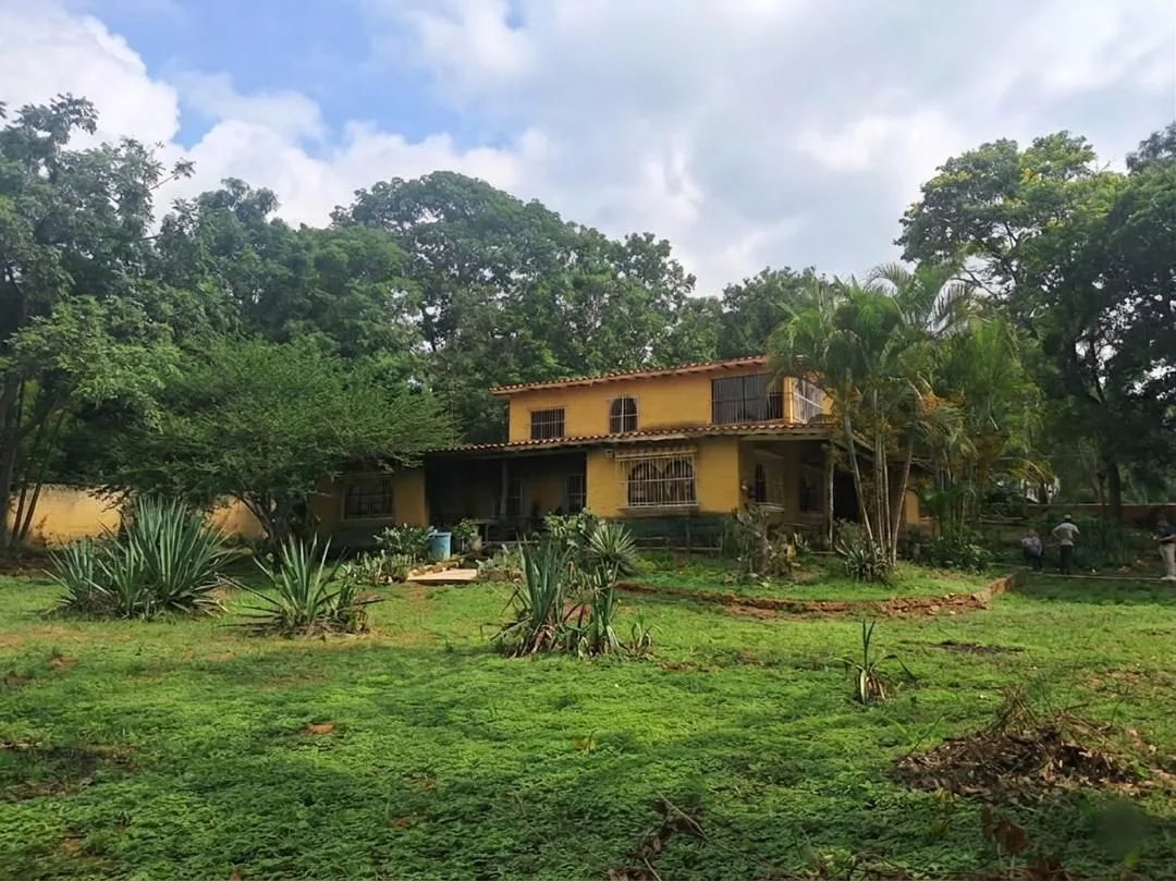 Terreno en Venta en Barrera, Sector Sabana del Medio — 4 hab 7600m² — USD 58,000