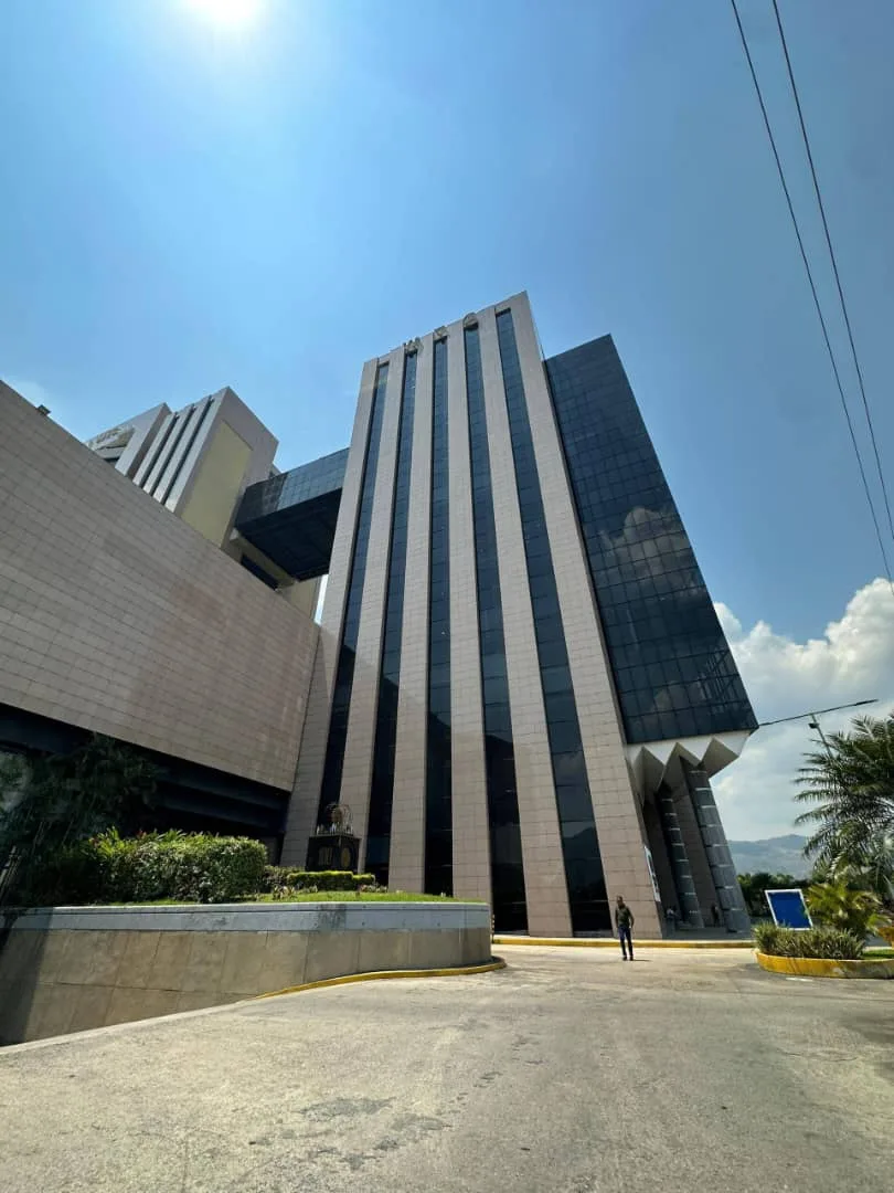 Oficina en Alquiler en WORLD TRADE CENTER 170m² — USD 1,000