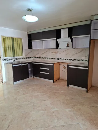 Townhouse en Parque Valencia, Villas del Sol IV