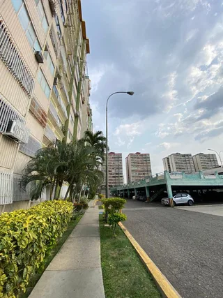 Apartamento en La Granja NAGUANGUA, Res. Don Bosco, C.C. La Granja