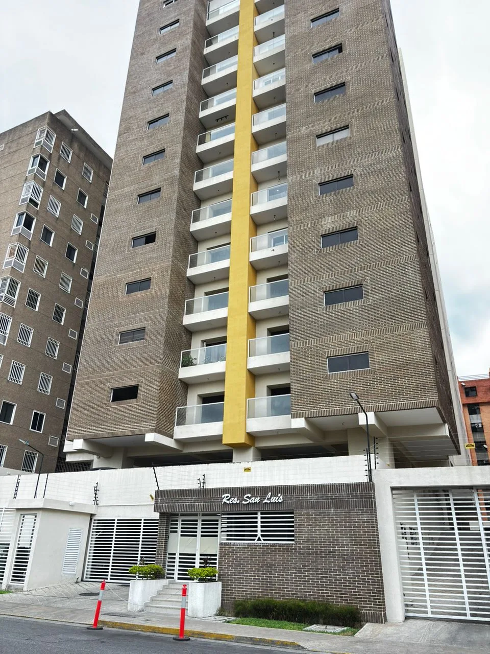 Apartamento en Venta en Residencia San Luis — 3 hab 120m² — USD 160,000