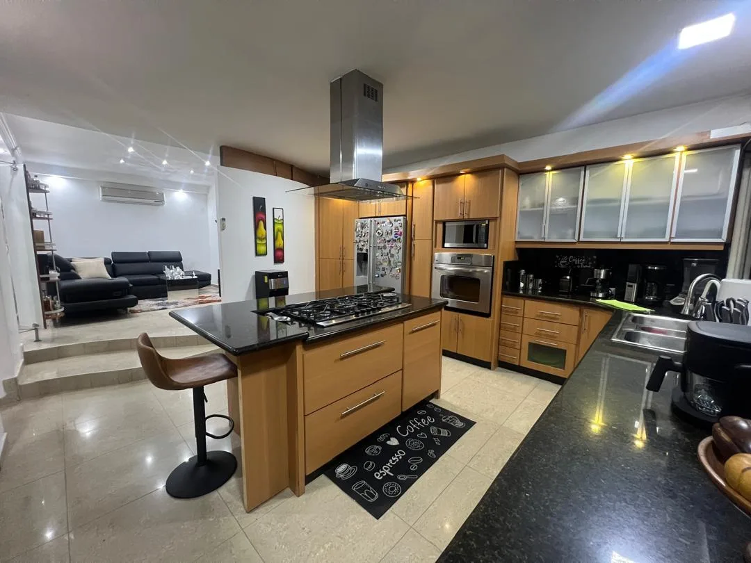 Apartamento en Venta en URB. San Jacinto. Maracay. — 3 hab 96m² — USD 84,500