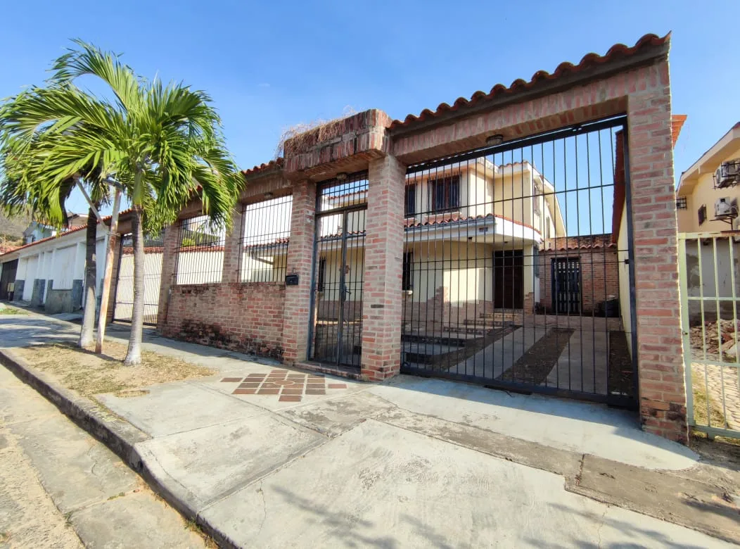 Casa en Venta en Trigal Norte — 5 hab — USD 130,000
