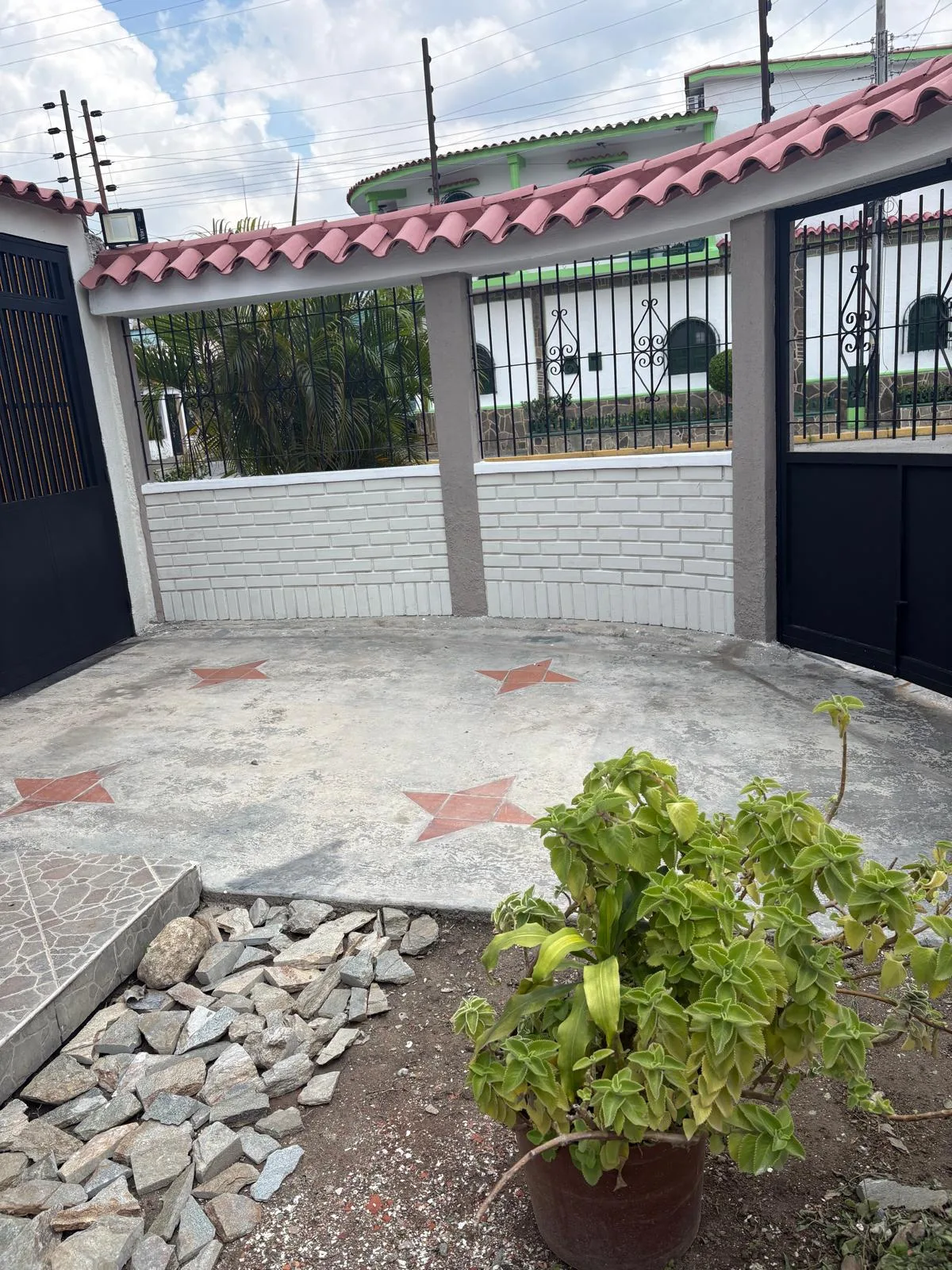 Casa en Venta en Urbanizacion La Querencia, Naguanagua, Carabobo, Cerca de la Universidad de Carabobo — 3 hab 217m² — USD 75,000