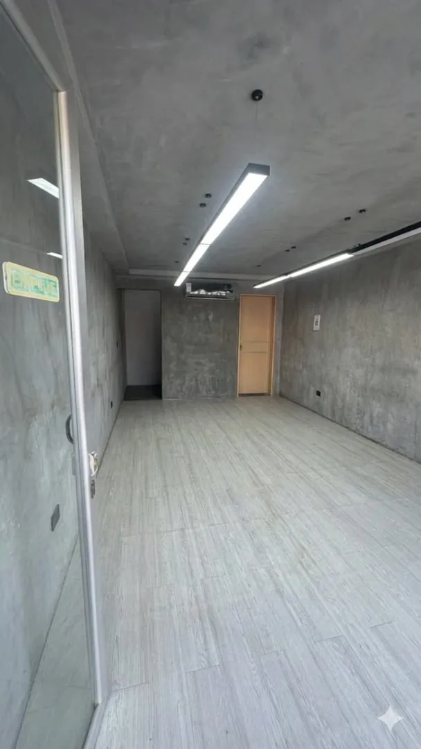 Local en Alquiler en Mañongo, calle del hambre 22m² — USD 500
