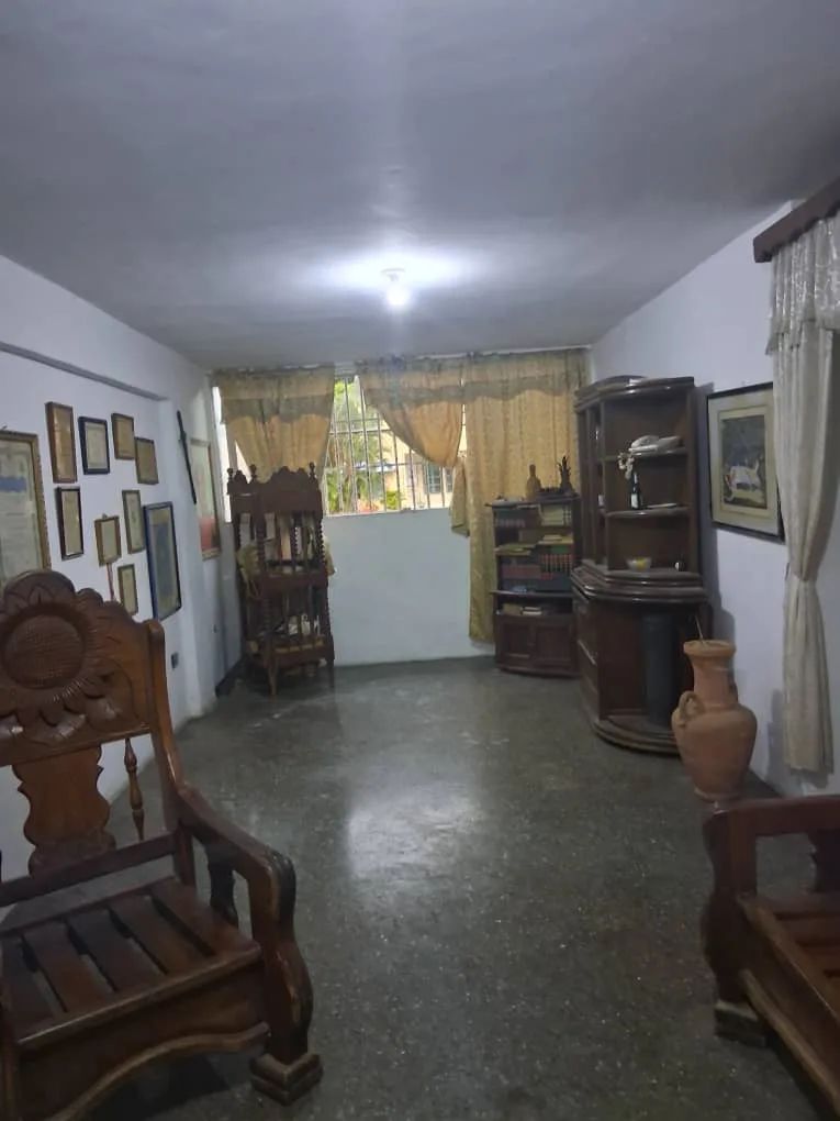 Apartamento en Venta en Caña de Azúcar Sector 15 — 4 hab — USD 27,000