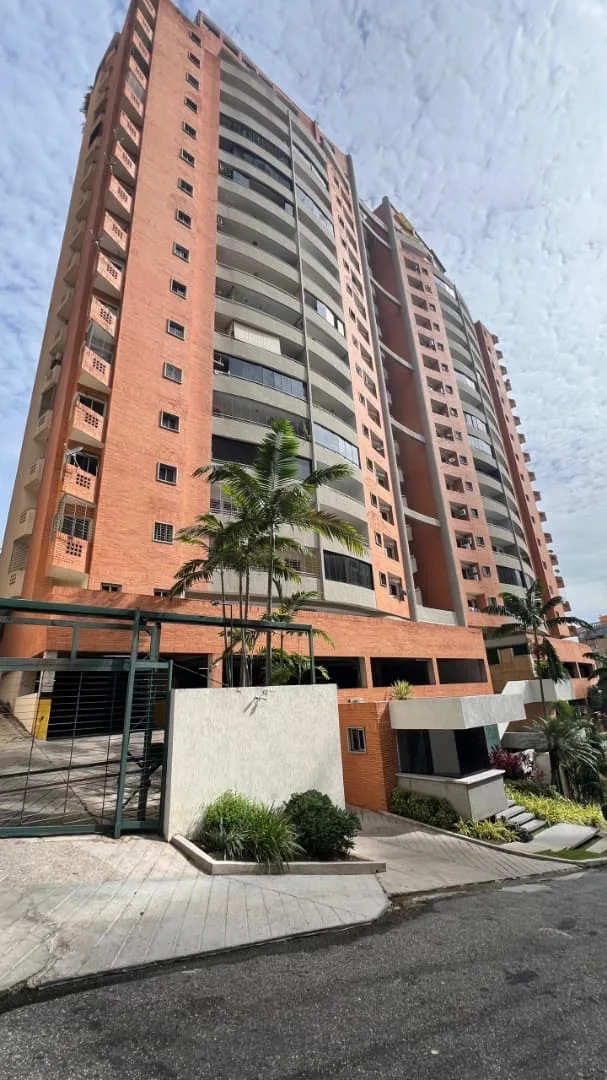 Apartamento en Alquiler en El Parral — 2 hab 87m² — USD 800