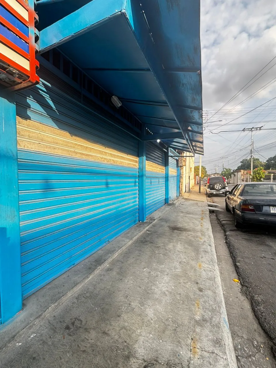 Local en Venta en Av. intercomunal Turmero Maracay 90m² — USD 45,000
