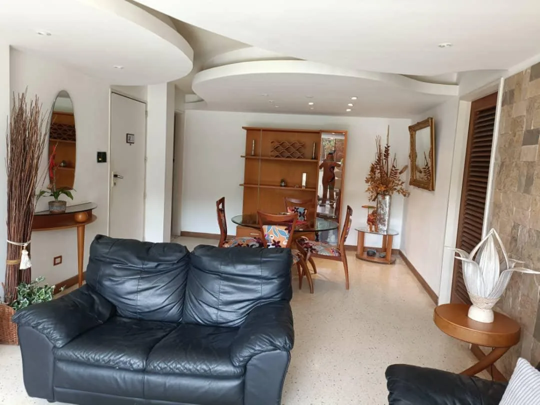 Apartamento en Alquiler en urb. EL CAFETAL — 3 hab 126m² — USD 900